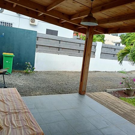 Jolie Maison T3 A St Pierre, 2 Chambres Avec Sdb, Grande Varangue, Jardin Saint Pierre Ngoại thất bức ảnh