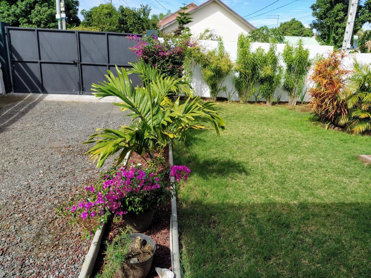Jolie Maison T3 A St Pierre, 2 Chambres Avec Sdb, Grande Varangue, Jardin Saint Pierre Ngoại thất bức ảnh