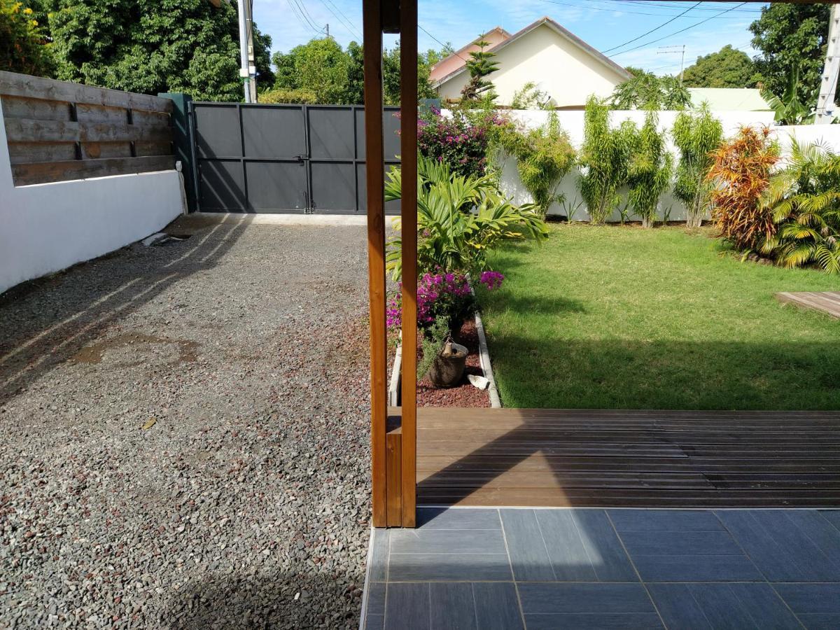 Jolie Maison T3 A St Pierre, 2 Chambres Avec Sdb, Grande Varangue, Jardin Saint Pierre Ngoại thất bức ảnh