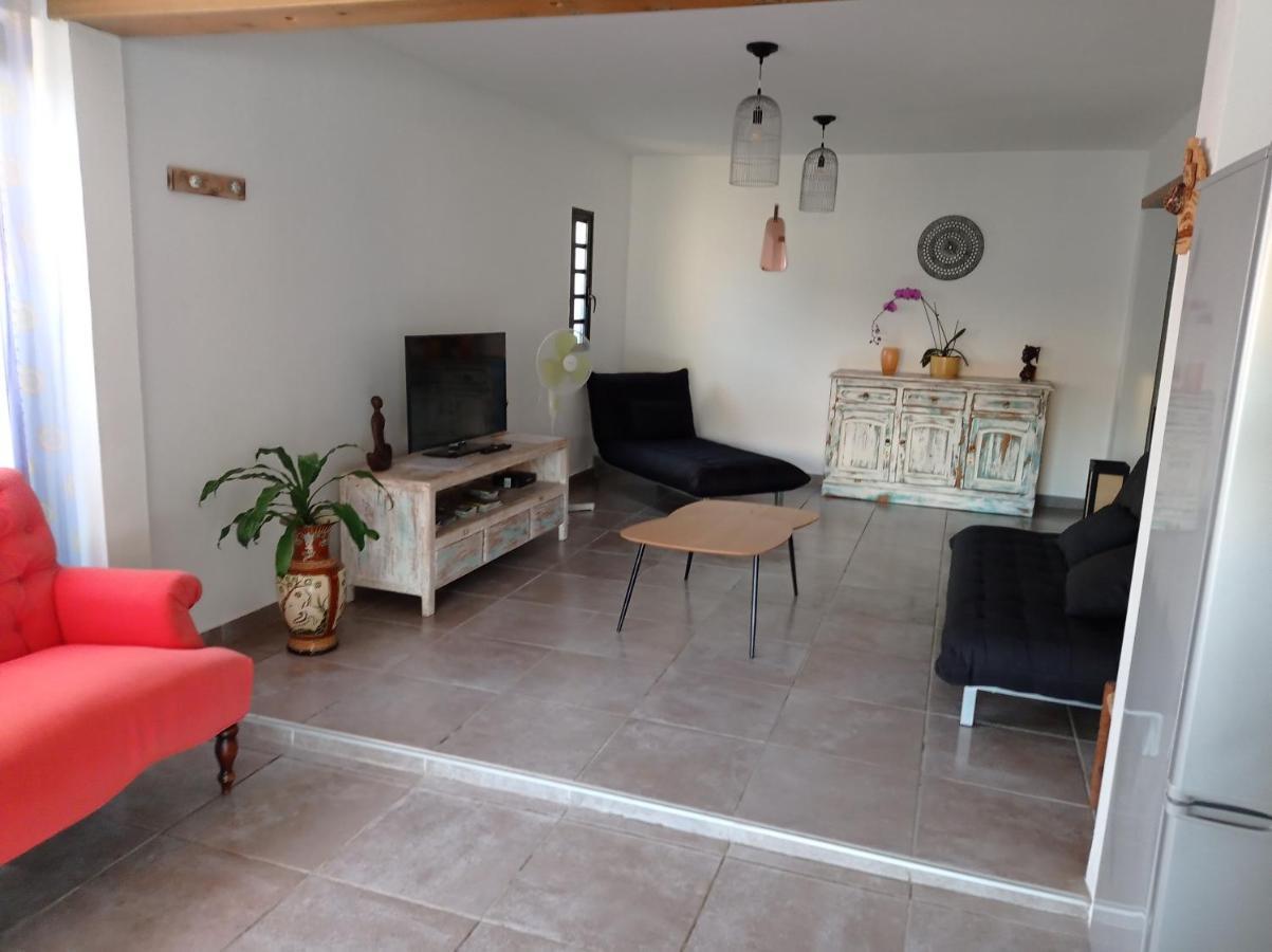 Jolie Maison T3 A St Pierre, 2 Chambres Avec Sdb, Grande Varangue, Jardin Saint Pierre Ngoại thất bức ảnh