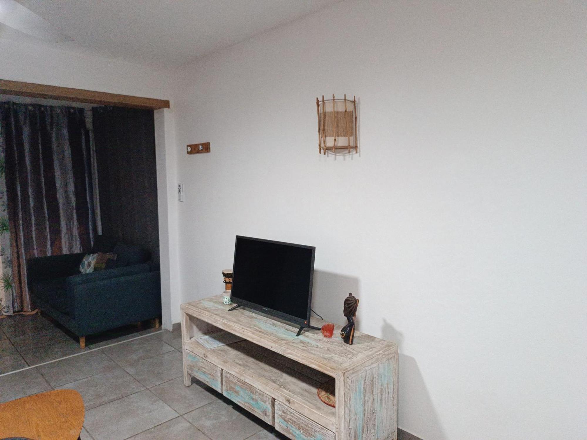 Jolie Maison T3 A St Pierre, 2 Chambres Avec Sdb, Grande Varangue, Jardin Saint Pierre Phòng bức ảnh