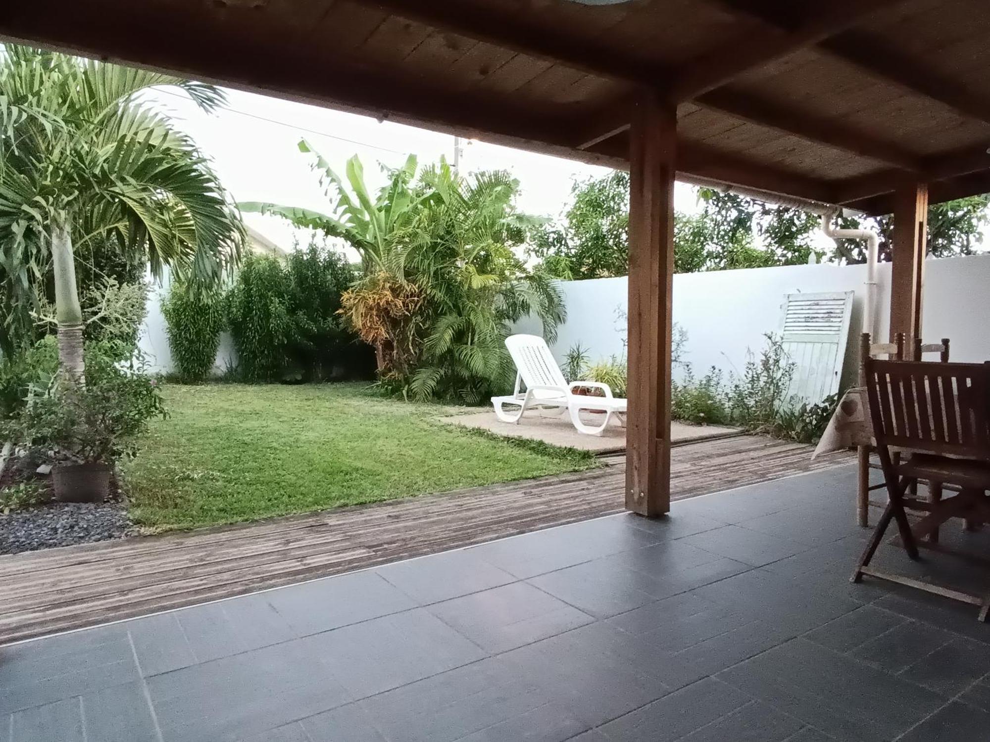 Jolie Maison T3 A St Pierre, 2 Chambres Avec Sdb, Grande Varangue, Jardin Saint Pierre Phòng bức ảnh