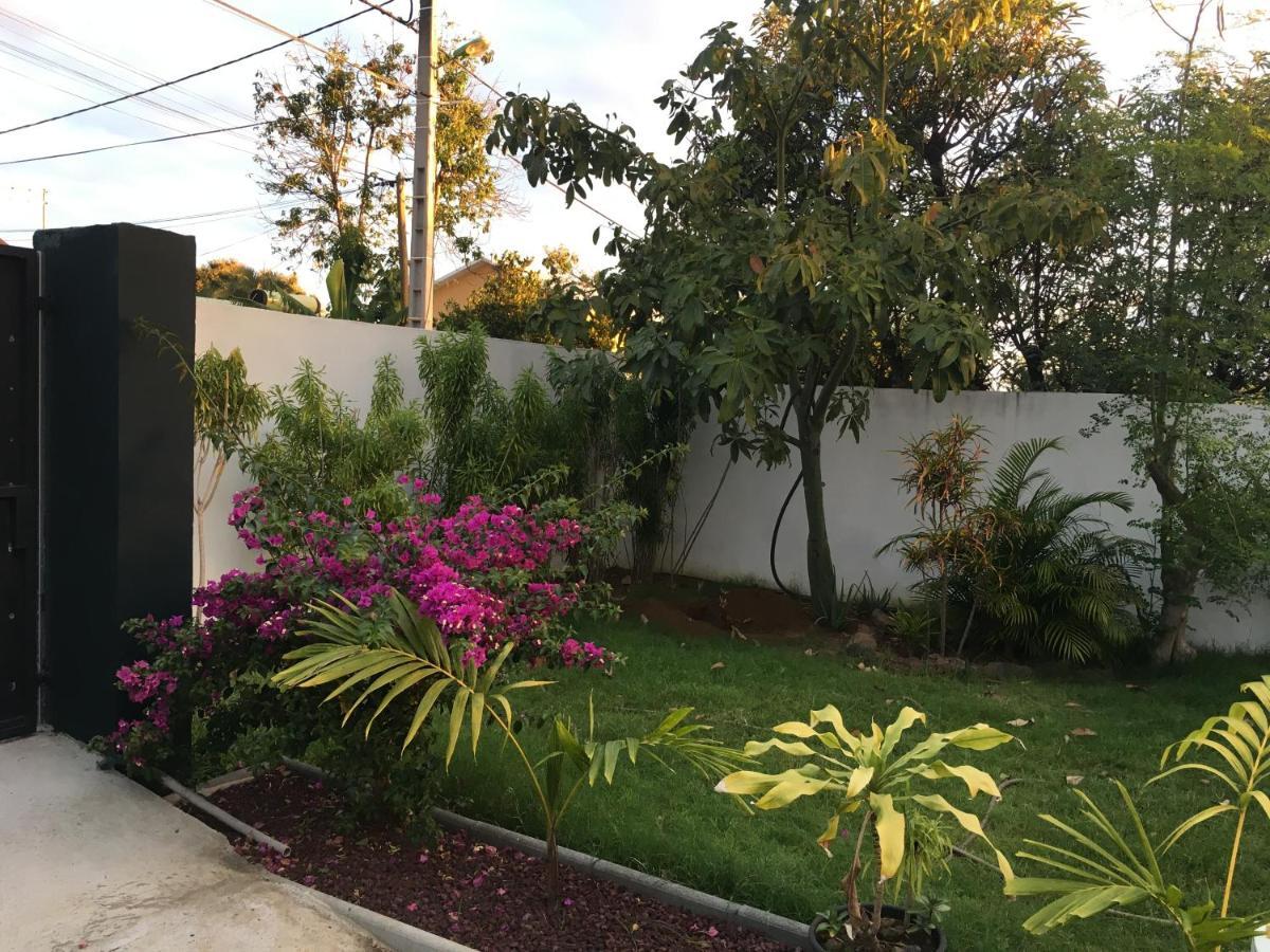 Jolie Maison T3 A St Pierre, 2 Chambres Avec Sdb, Grande Varangue, Jardin Saint Pierre Ngoại thất bức ảnh