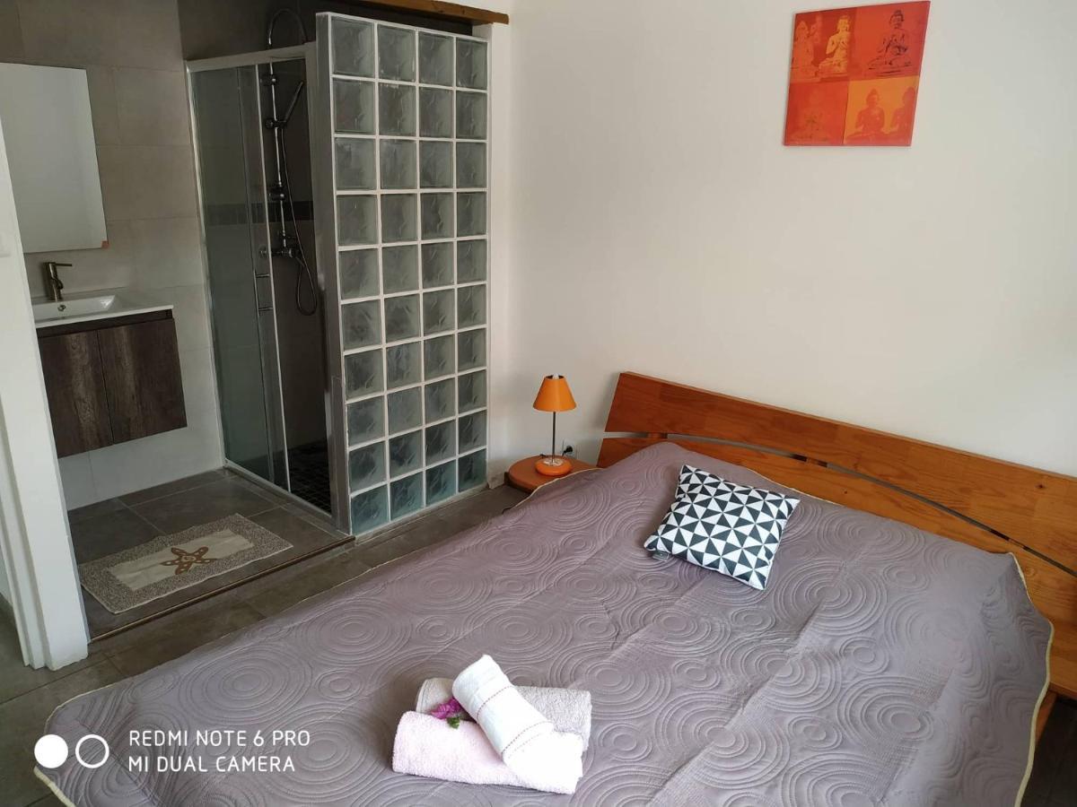 Jolie Maison T3 A St Pierre, 2 Chambres Avec Sdb, Grande Varangue, Jardin Saint Pierre Ngoại thất bức ảnh