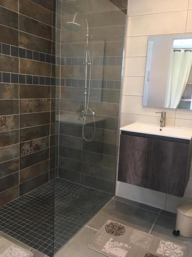 Jolie Maison T3 A St Pierre, 2 Chambres Avec Sdb, Grande Varangue, Jardin Saint Pierre Ngoại thất bức ảnh